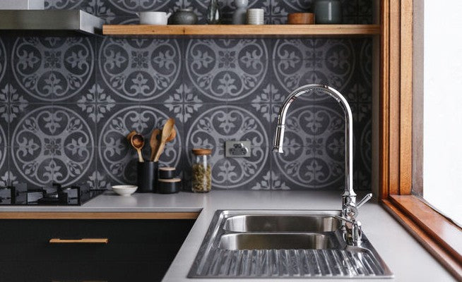 A Fixed Beam Doesn’t Thwart This Kitchen Face-Lift